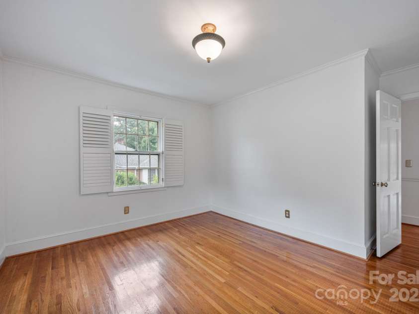 4815 Sentinel Post Road, Charlotte, NC 28226.  MLS# CAR4290752, YatesRealty ID 32442. 