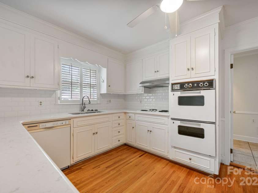 4815 Sentinel Post Road, Charlotte, NC 28226.  MLS# CAR4290752, YatesRealty ID 32442. 