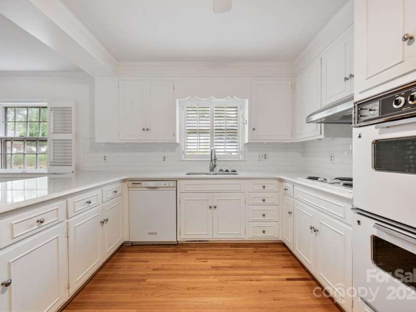 4815 Sentinel Post Road, Charlotte, NC 28226.  MLS# CAR4290752, YatesRealty ID 32442. 