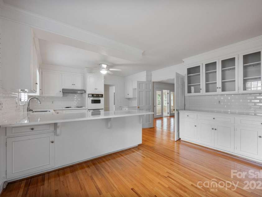 4815 Sentinel Post Road, Charlotte, NC 28226.  MLS# CAR4290752, YatesRealty ID 32442. 