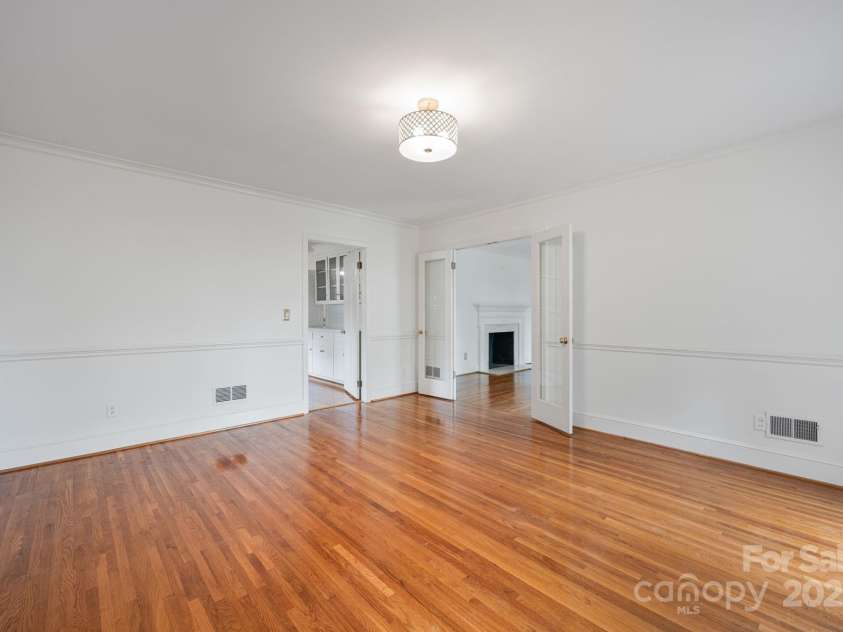 4815 Sentinel Post Road, Charlotte, NC 28226.  MLS# CAR4290752, YatesRealty ID 32442. 