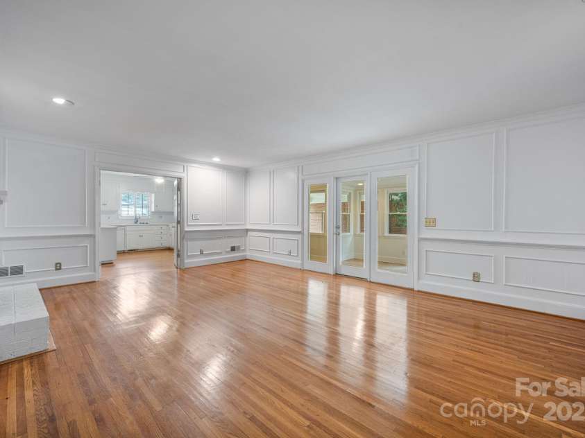 4815 Sentinel Post Road, Charlotte, NC 28226.  MLS# CAR4290752, YatesRealty ID 32442. 