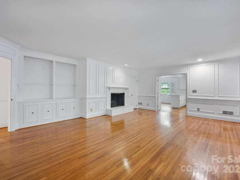 4815 Sentinel Post Road, Charlotte, NC 28226.  MLS# CAR4290752, YatesRealty ID 32442. 