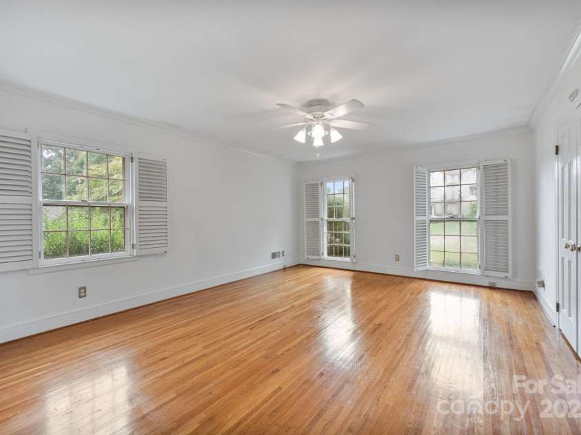 4815 Sentinel Post Road, Charlotte, NC 28226.  MLS# CAR4290752, YatesRealty ID 32442. 