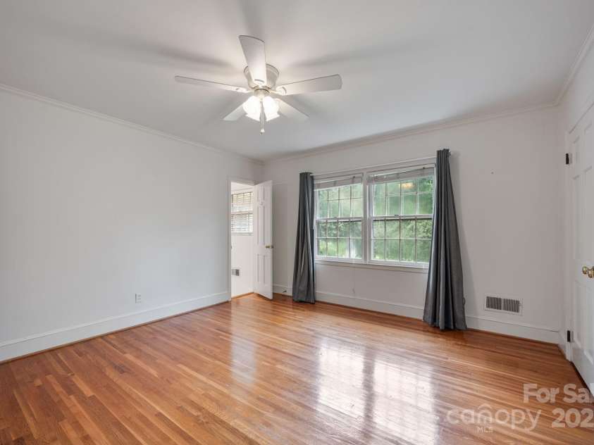 4815 Sentinel Post Road, Charlotte, NC 28226.  MLS# CAR4290752, YatesRealty ID 32442. 