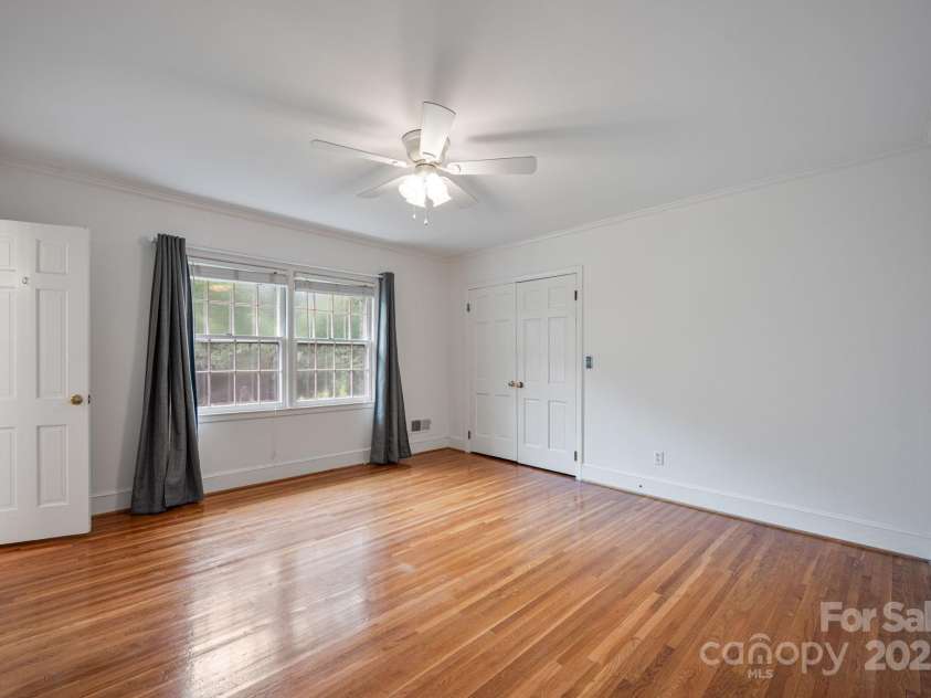 4815 Sentinel Post Road, Charlotte, NC 28226.  MLS# CAR4290752, YatesRealty ID 32442. 