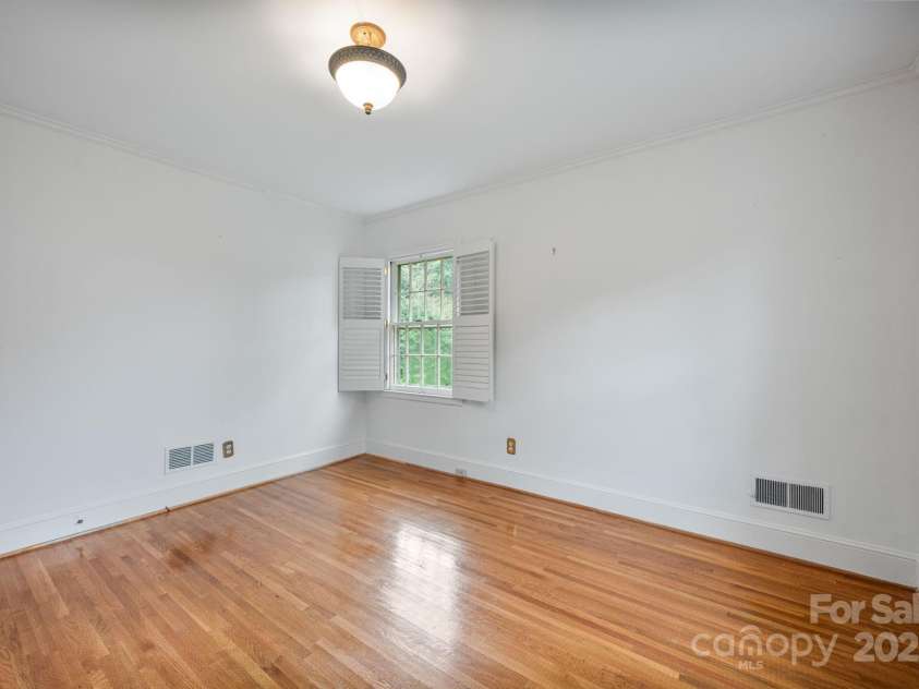 4815 Sentinel Post Road, Charlotte, NC 28226.  MLS# CAR4290752, YatesRealty ID 32442. 