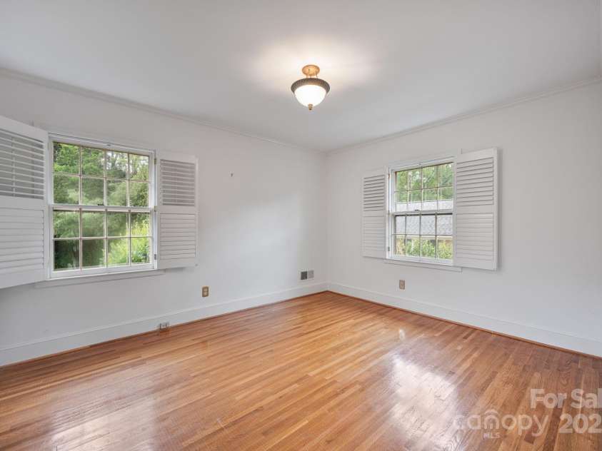 4815 Sentinel Post Road, Charlotte, NC 28226.  MLS# CAR4290752, YatesRealty ID 32442. 