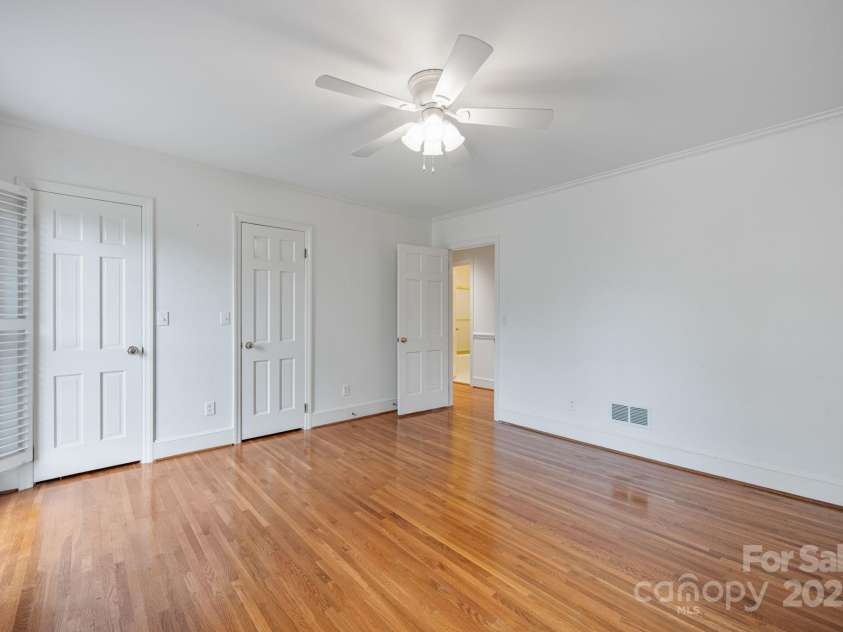 4815 Sentinel Post Road, Charlotte, NC 28226.  MLS# CAR4290752, YatesRealty ID 32442. 