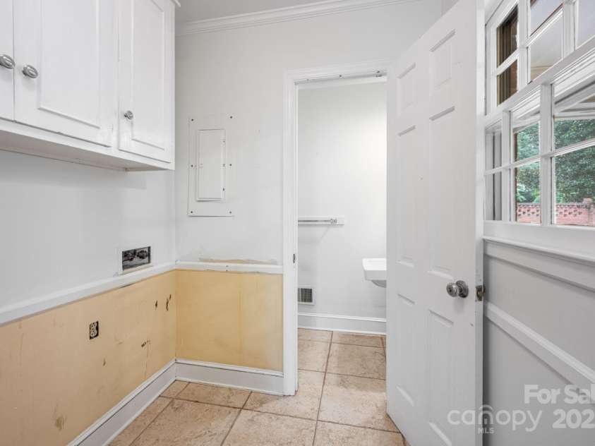 4815 Sentinel Post Road, Charlotte, NC 28226.  MLS# CAR4290752, YatesRealty ID 32442. 