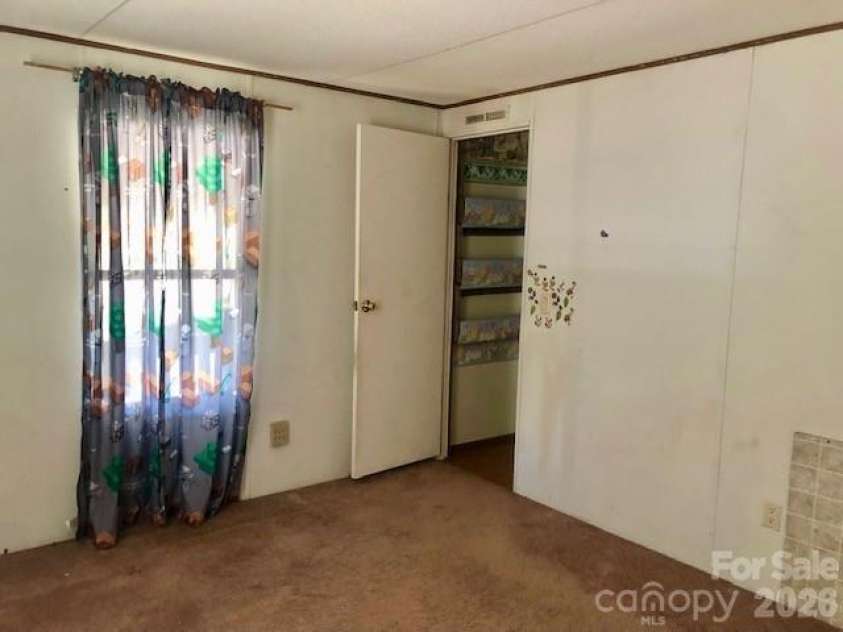 6702 Gold Mine Road, Morganton, NC 28655.  MLS# CAR4371816, YatesRealty ID 32442. Second Bathroom