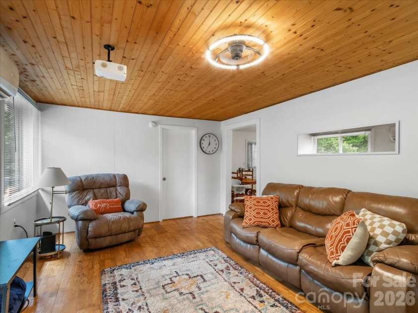 352 Jakes Branch Road, Spruce Pine, NC 28777.  MLS# CAR4395876, YatesRealty ID 32444. 