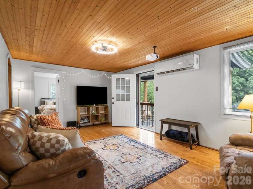 352 Jakes Branch Road, Spruce Pine, NC 28777.  MLS# CAR4395876, YatesRealty ID 32444. 