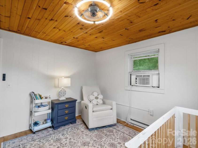 352 Jakes Branch Road, Spruce Pine, NC 28777.  MLS# CAR4395876, YatesRealty ID 32444. 