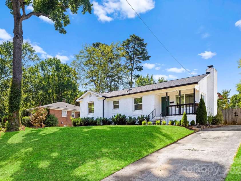 5440 Kildare Drive, Charlotte, NC 28215.  MLS# CAR4279533, YatesRealty ID 32444. 