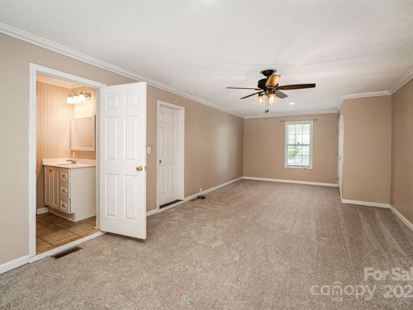 308 Louisiana Avenue, Bessemer City, NC 28016.  MLS# CAR4287596, YatesRealty ID 32445. 