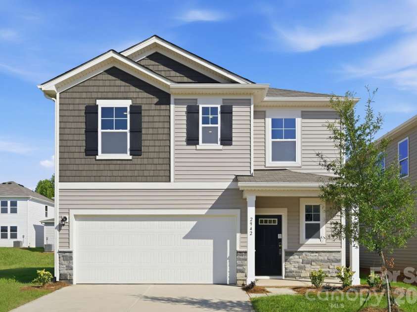 2942 31st Street, Hickory, NC 28601.  MLS# CAR4392611, YatesRealty ID 32446. 