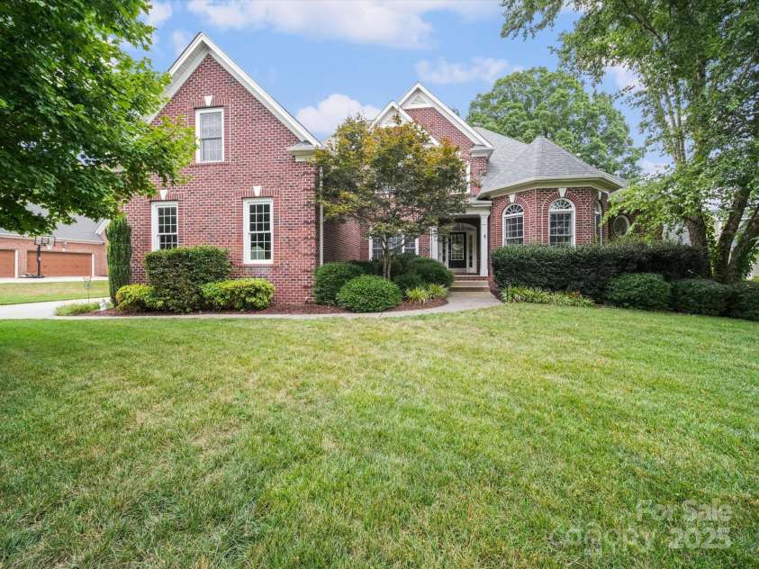 7408 Golf Course Drive, Denver, NC 28037.  MLS# CAR4287622, YatesRealty ID 32446. 