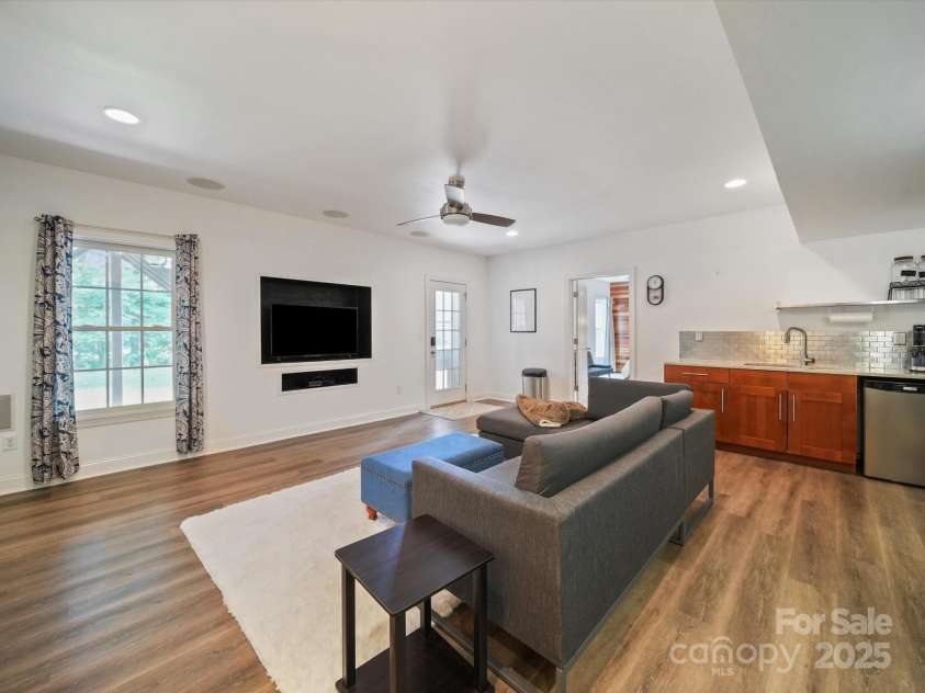 7408 Golf Course Drive, Denver, NC 28037.  MLS# CAR4287622, YatesRealty ID 32446. Family Room & Bar in Basement