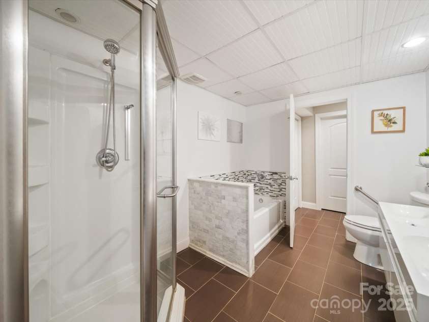 7408 Golf Course Drive, Denver, NC 28037.  MLS# CAR4287622, YatesRealty ID 32446. Full Bath in Basement