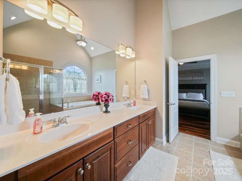 7408 Golf Course Drive, Denver, NC 28037.  MLS# CAR4287622, YatesRealty ID 32446. Owner's Bath