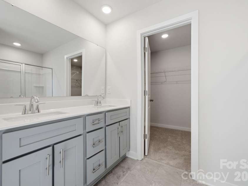 2953 31st Street Lane, Hickory, NC 28601.  MLS# CAR4392533, YatesRealty ID 32447. 
