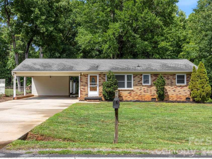 644 Dallas Spencer Mountain Road, Dallas, NC 28034.  MLS# CAR4395371, YatesRealty ID 32448. 