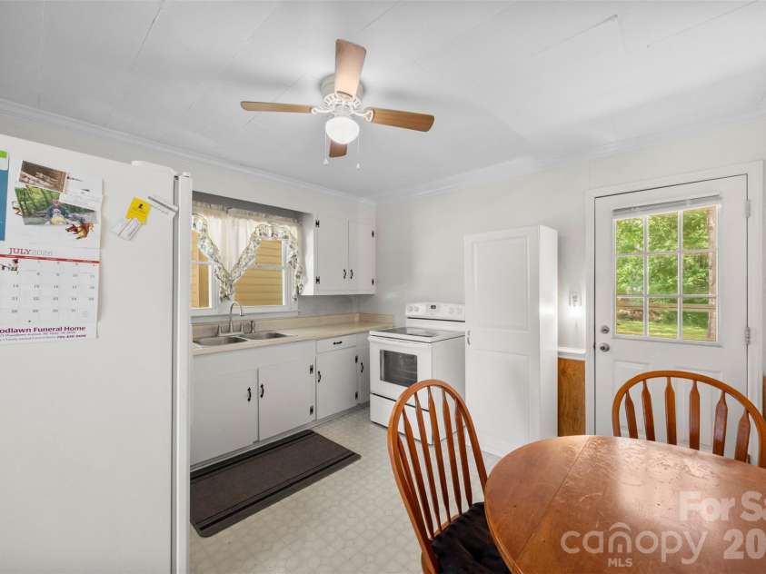 644 Dallas Spencer Mountain Road, Dallas, NC 28034.  MLS# CAR4395371, YatesRealty ID 32448. 