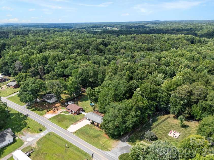 644 Dallas Spencer Mountain Road, Dallas, NC 28034.  MLS# CAR4395371, YatesRealty ID 32448. 