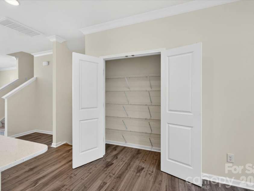 13018 Simoneaux Lane, Charlotte, NC 28277.  MLS# CAR4392350, YatesRealty ID 32449. Pantry