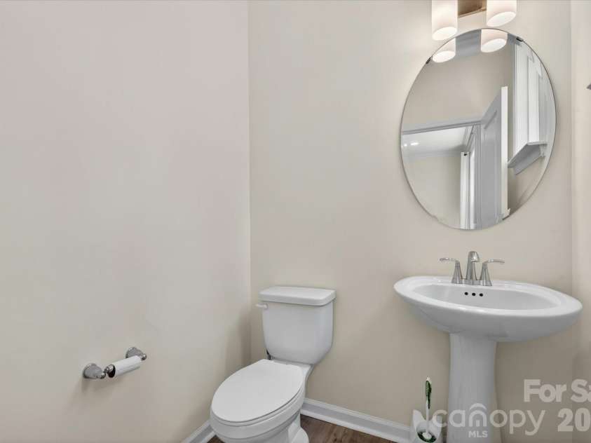 13018 Simoneaux Lane, Charlotte, NC 28277.  MLS# CAR4392350, YatesRealty ID 32449. Powder room on main floor.