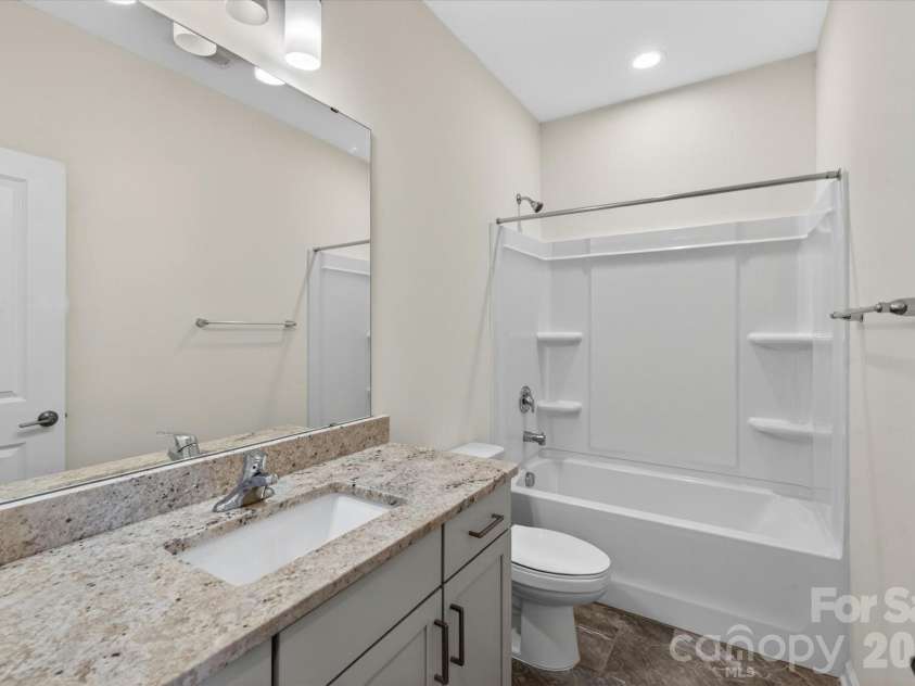 13018 Simoneaux Lane, Charlotte, NC 28277.  MLS# CAR4392350, YatesRealty ID 32449. Secondary full bath