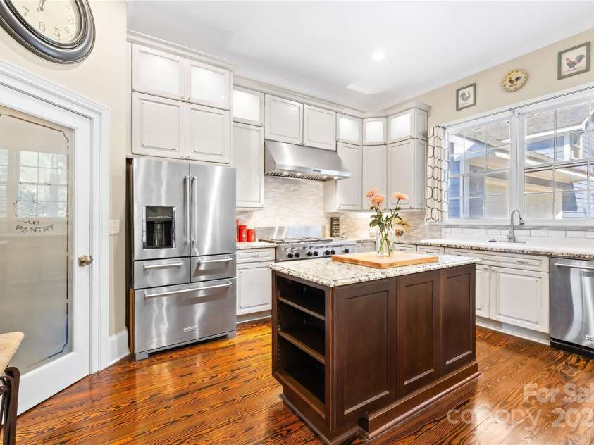 251 Broad Street, Mooresville, NC 28115.  MLS# CAR4287079, YatesRealty ID 32449. 