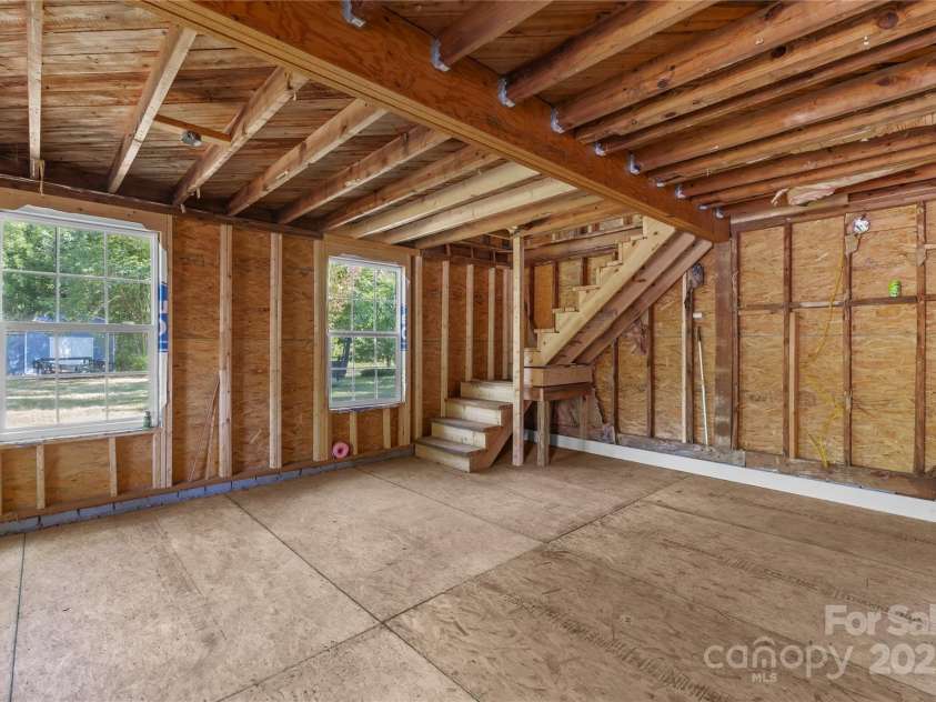 251 Broad Street, Mooresville, NC 28115.  MLS# CAR4287079, YatesRealty ID 32449. Carriage House