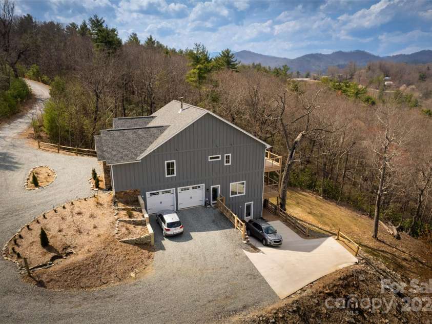 4870 Blowing Rock Boulevard, Lenoir, NC 28605.  MLS# CAR4078765, YatesRealty ID 3245. 