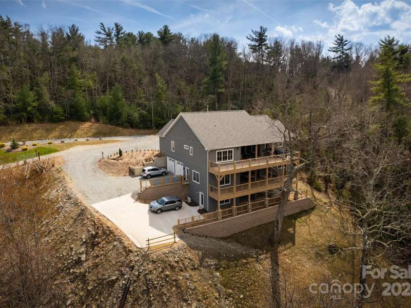4870 Blowing Rock Boulevard, Lenoir, NC 28605.  MLS# CAR4078765, YatesRealty ID 3245. 