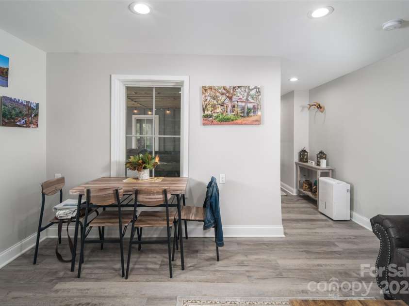 4870 Blowing Rock Boulevard, Lenoir, NC 28605.  MLS# CAR4078765, YatesRealty ID 3245. 