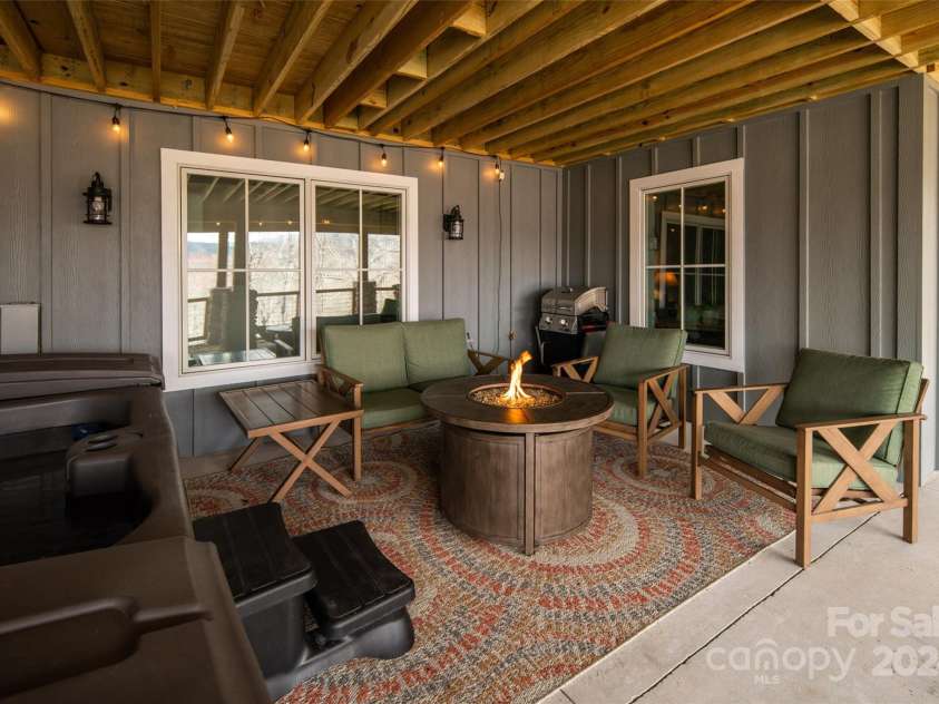 4870 Blowing Rock Boulevard, Lenoir, NC 28605.  MLS# CAR4078765, YatesRealty ID 3245. 