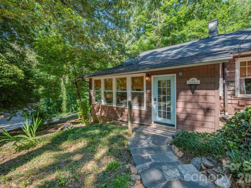 415 Lakeshore Drive, Landrum, SC 29356.  MLS# CAR4396490, YatesRealty ID 32451. 