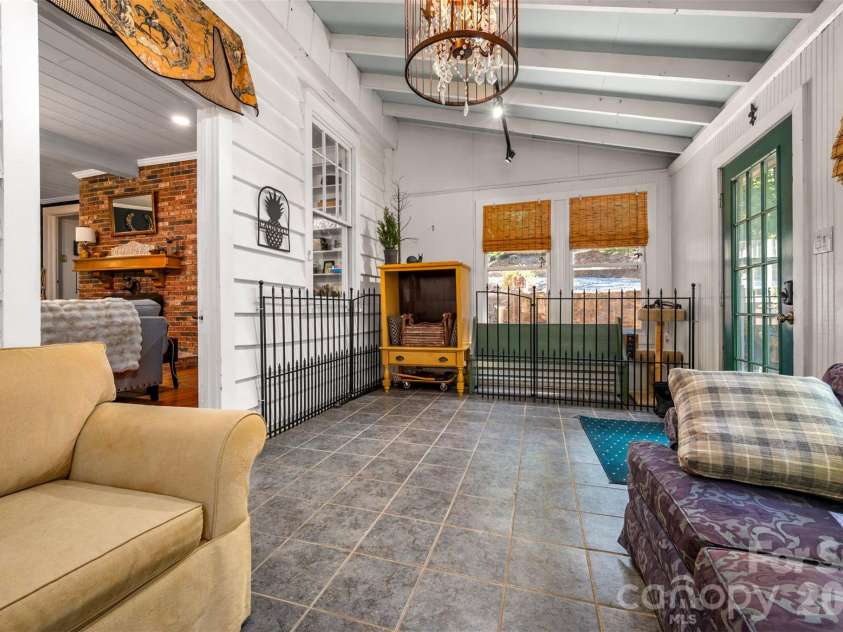 415 Lakeshore Drive, Landrum, SC 29356.  MLS# CAR4396490, YatesRealty ID 32451. 