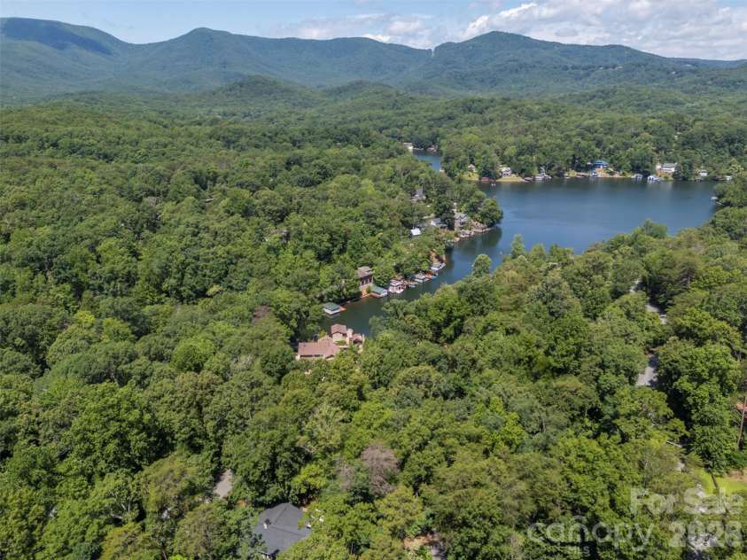 415 Lakeshore Drive, Landrum, SC 29356.  MLS# CAR4396490, YatesRealty ID 32451. 