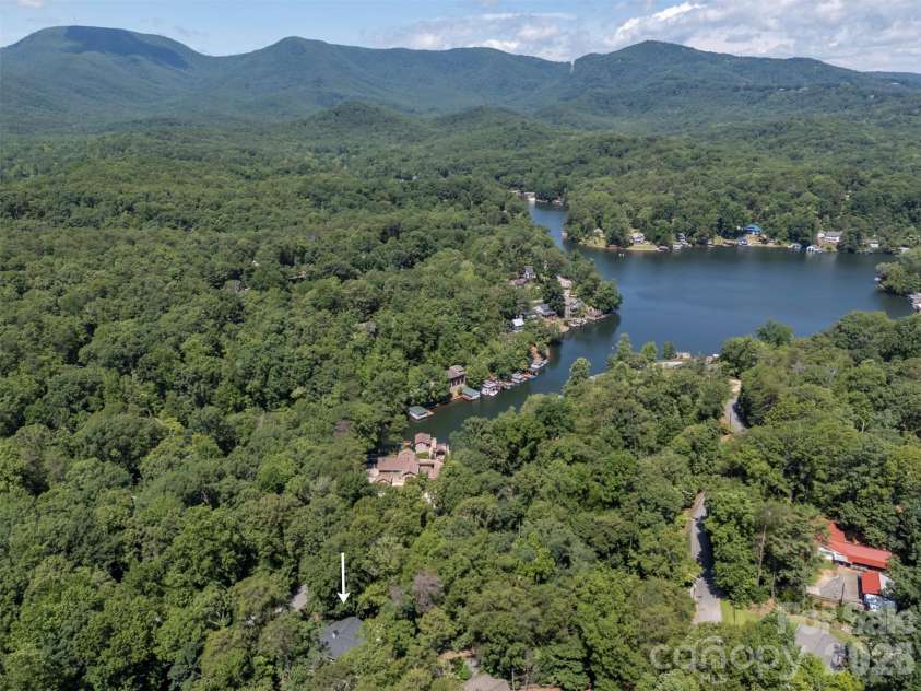 415 Lakeshore Drive, Landrum, SC 29356.  MLS# CAR4396490, YatesRealty ID 32451. 