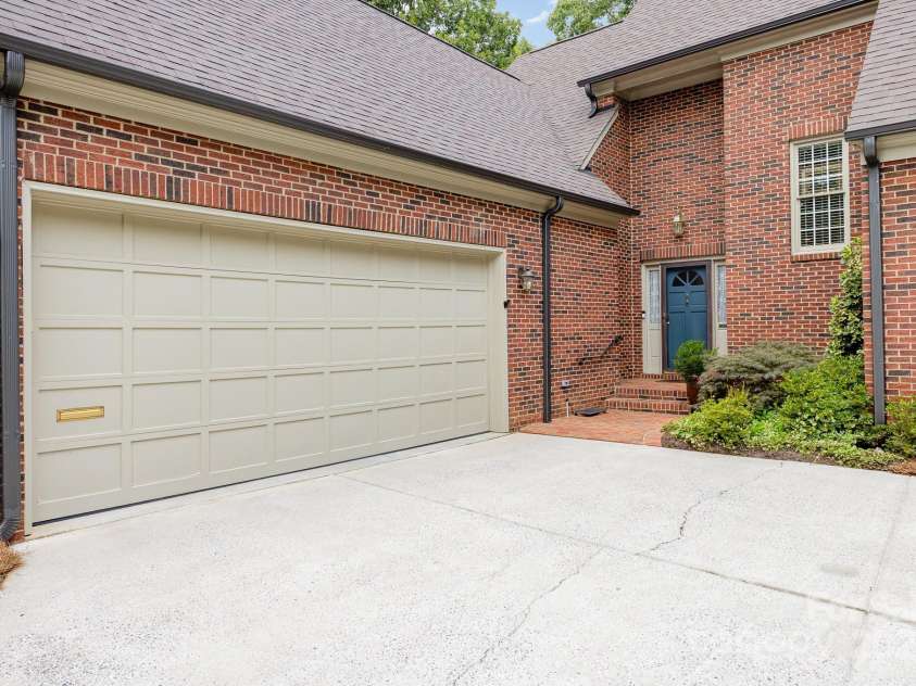 5205 Tedorill Lane, Charlotte, NC 28226.  MLS# CAR4275188, YatesRealty ID 32451. 