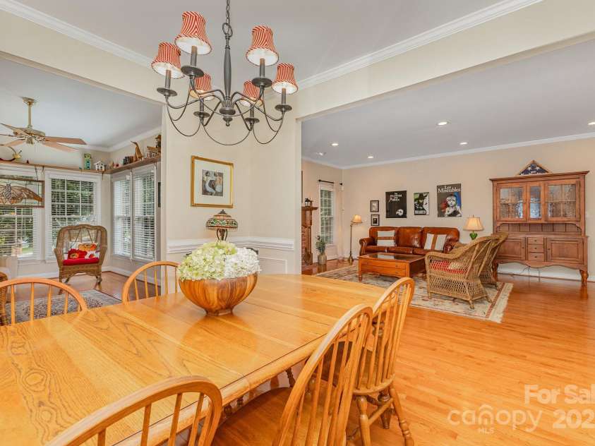 5205 Tedorill Lane, Charlotte, NC 28226.  MLS# CAR4275188, YatesRealty ID 32451. 