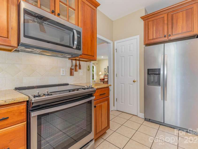 5205 Tedorill Lane, Charlotte, NC 28226.  MLS# CAR4275188, YatesRealty ID 32451. 