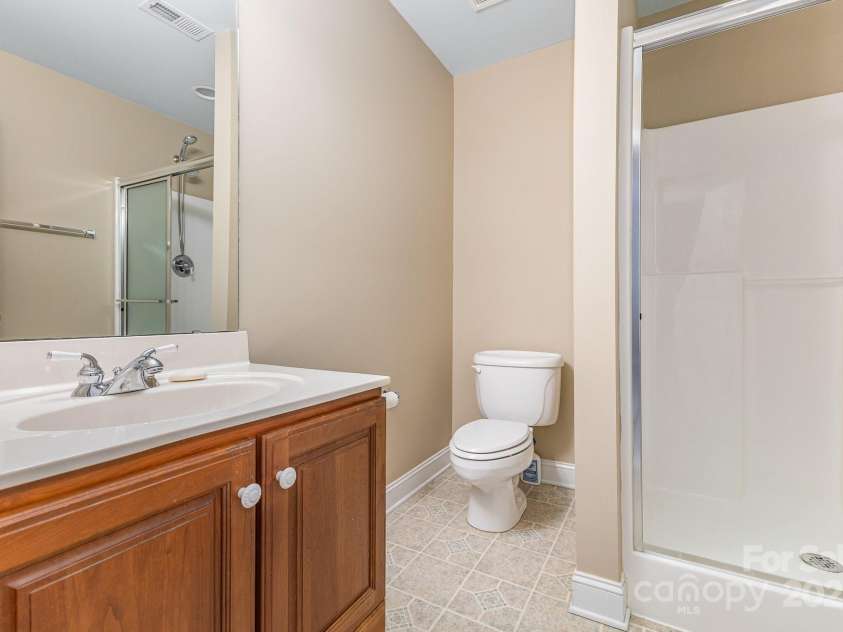 5205 Tedorill Lane, Charlotte, NC 28226.  MLS# CAR4275188, YatesRealty ID 32451. 