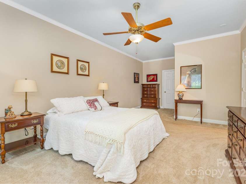 5205 Tedorill Lane, Charlotte, NC 28226.  MLS# CAR4275188, YatesRealty ID 32451. 