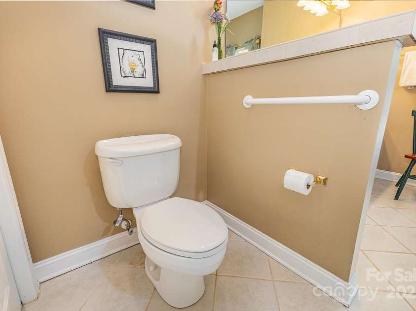 5205 Tedorill Lane, Charlotte, NC 28226.  MLS# CAR4275188, YatesRealty ID 32451. 