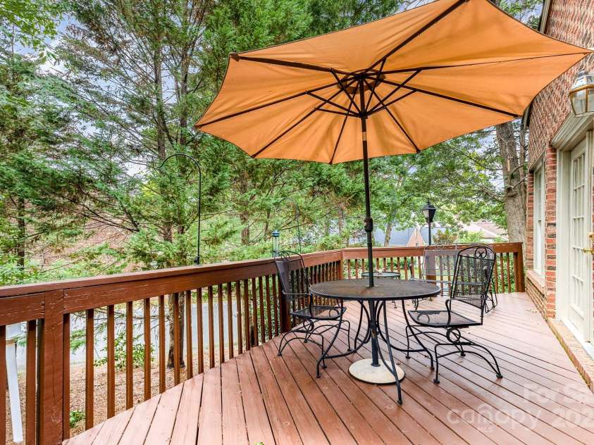 5205 Tedorill Lane, Charlotte, NC 28226.  MLS# CAR4275188, YatesRealty ID 32451. 