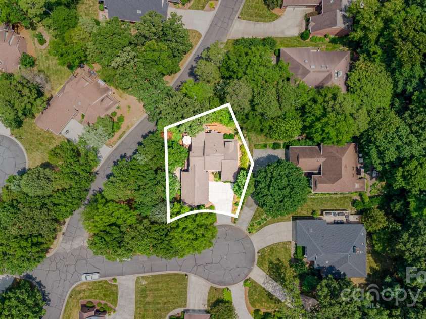 5205 Tedorill Lane, Charlotte, NC 28226.  MLS# CAR4275188, YatesRealty ID 32451. 